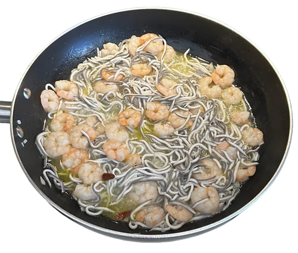 Photoroom_20240720_194002-1024x871 Espaguetis con Gulas y Gambas: Receta Fácil y Deliciosa