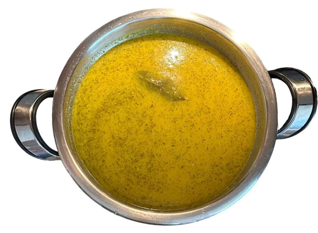 Patatas a la importancia: receta tradicional paso a paso ilustración