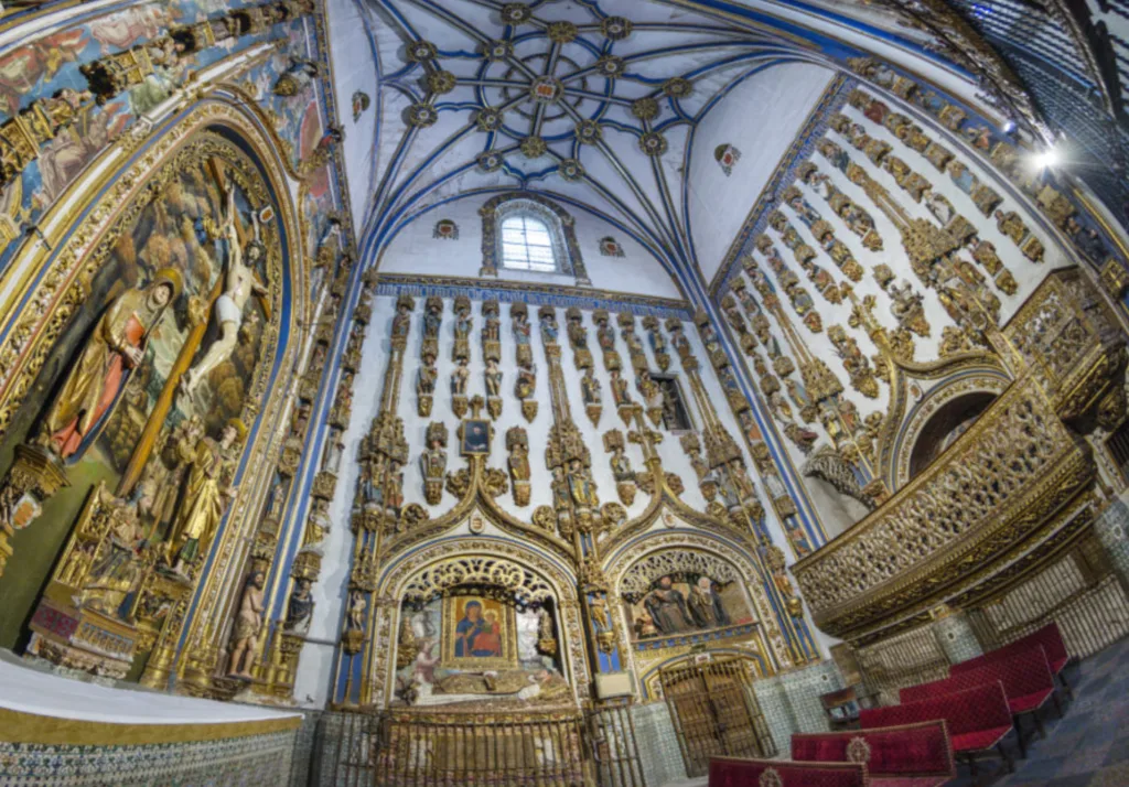 Curiosidades de la Catedral de Salamanca: ¡Descubre sus Secretos! ilustración