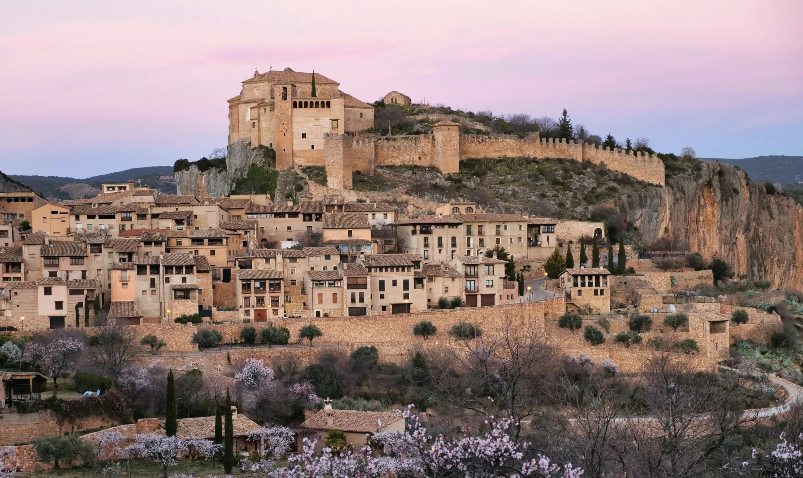 Los 10 Pueblos Más Bonitos de España que ¡No Puedes Perderte! ilustración