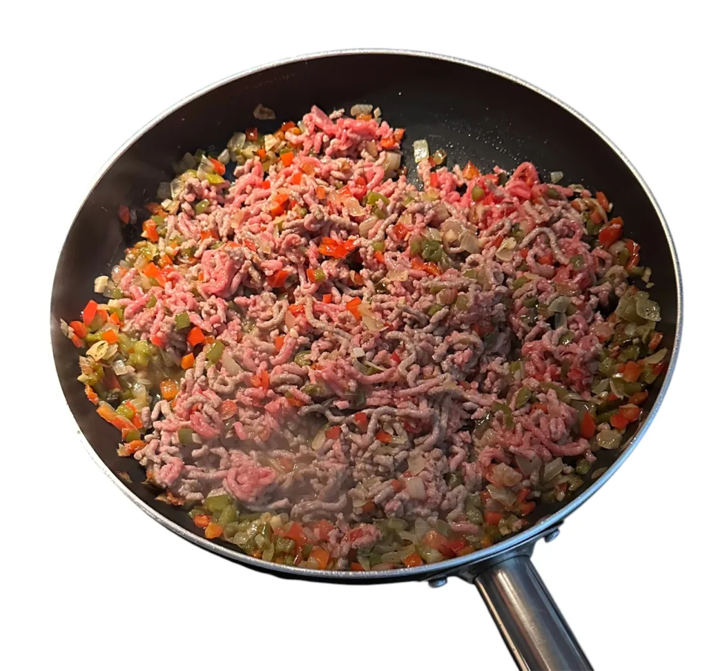 Cómo Hacer Berenjenas Rellenas de Carne con Queso Gratinado ilustración