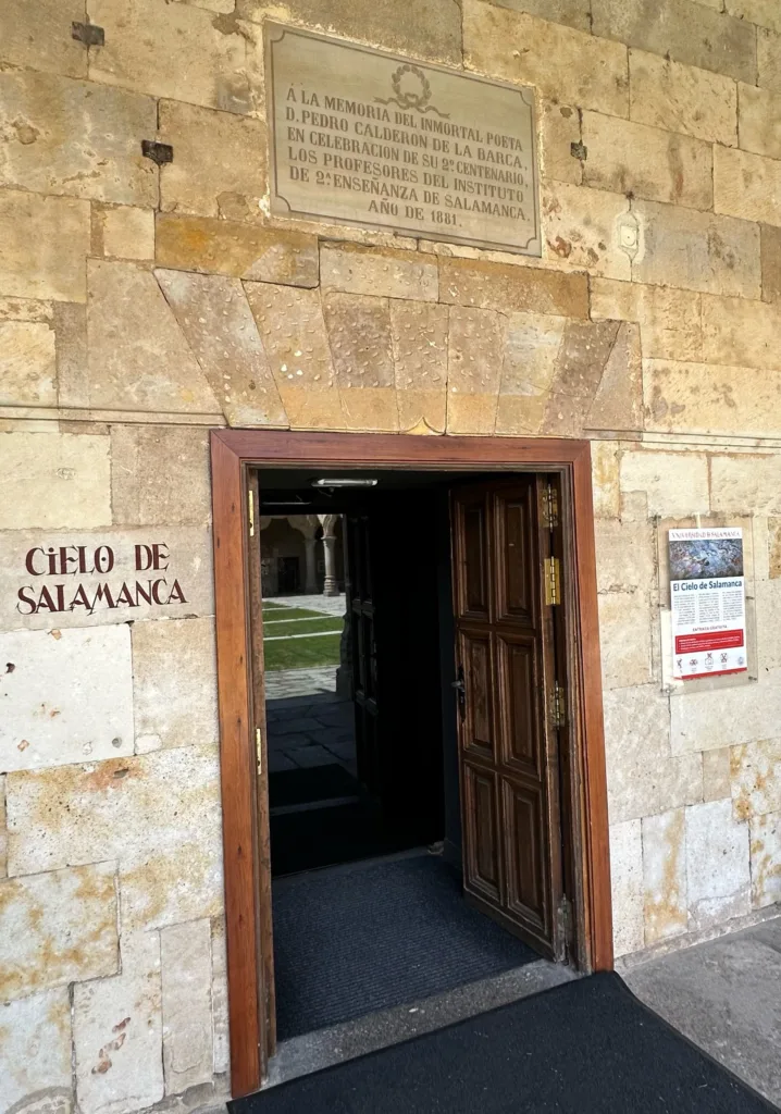 IMG_5471-1-718x1024 El Cielo de Salamanca: Una Joya Oculta Entre Estrellas, Historia y Arte 🌌✨