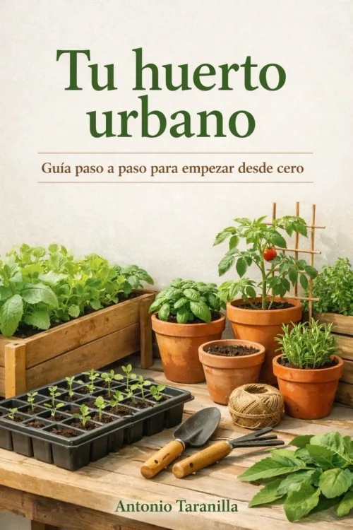 Huerto urbano con macetas de terracota y bandejas de plantines en una mesa de madera; se observan tomates, albahaca y herramientas, con el nombre Antonio Taranilla al pie.