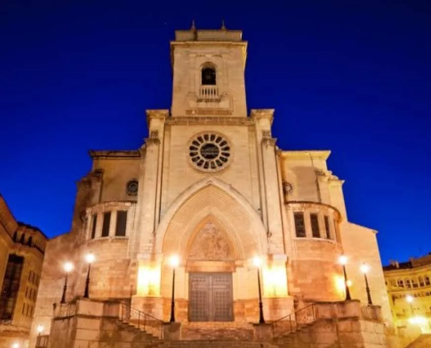 La Catedral de Albacete y su Vínculo con la Aviación Militar